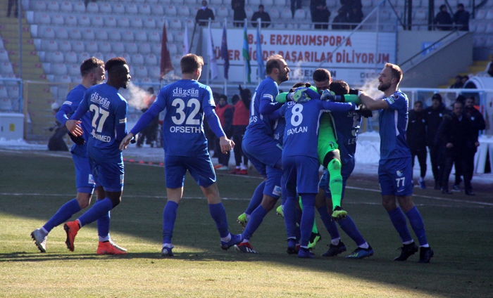 Erzurumspor-Rizespor'a 1-0 mağlup oldu 14