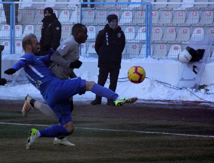 Erzurumspor-Rizespor'a 1-0 mağlup oldu 15