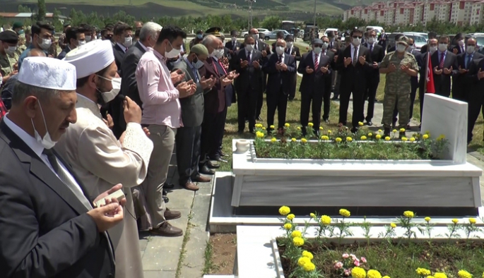 15 Temmuz Şehitleri Erzurum'da dualarla anıldı