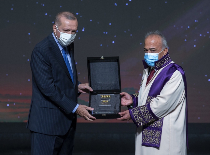  2020 Üstün Başarı Ödülü Atatürk Üniversitesi’nin