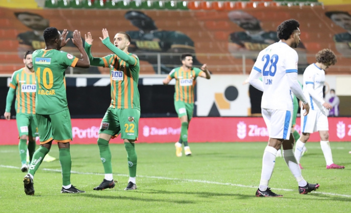 Alanyaspor 4 golle çeyrek finalde!