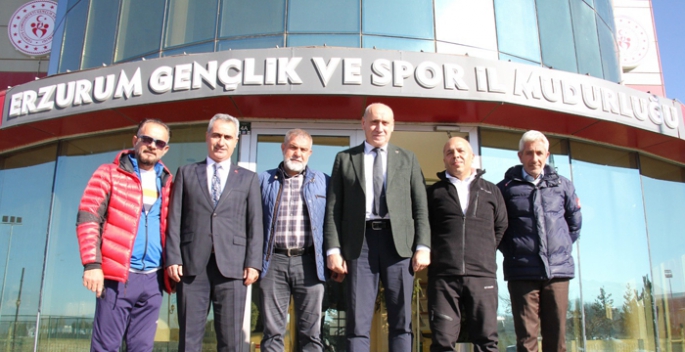 Amatör futbolculardan Öztürk'e ziyaret