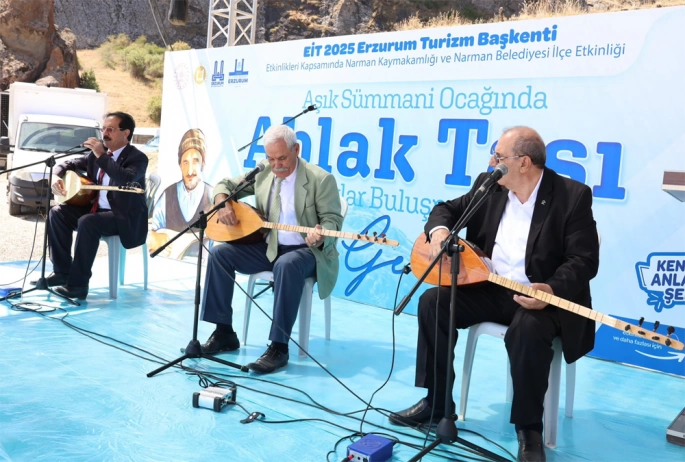 Aşik Sümman'i Narman'da anıldı..
