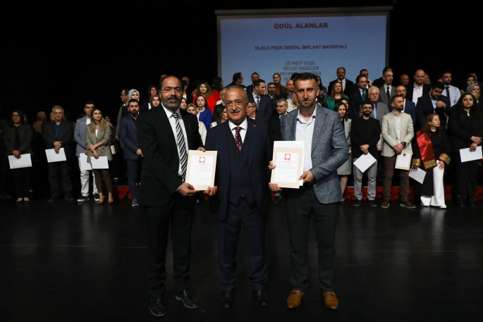 Atatürk Üniversitesi'nde patent alan akademisyenlere ödül