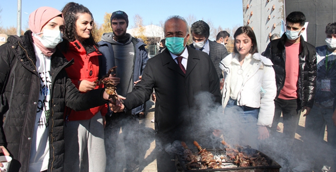 Atauni'den Cumhuriyet şenliği