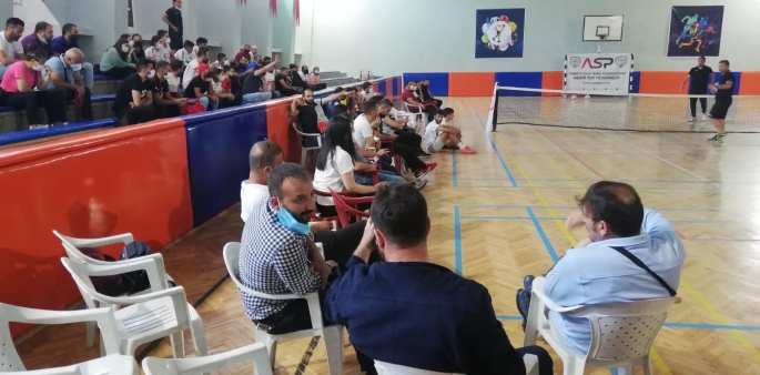 Ayak tenisi eğitim semineri Erzurum’da başladı