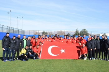 B.B. Erzurumspor’dan Cumhuriyet Bayramı kutlaması