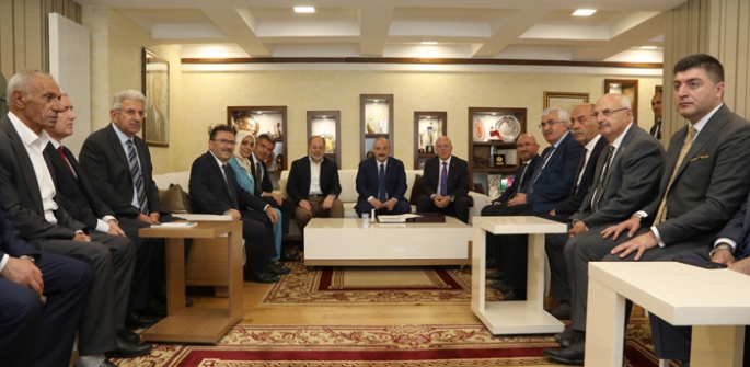 Bakan Varank  Erzurum Büyükşehir Belediyesi'ni ziyaret etti