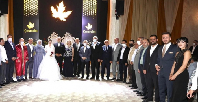 Siyasetten spora Erzurum'u buluşturan düğün