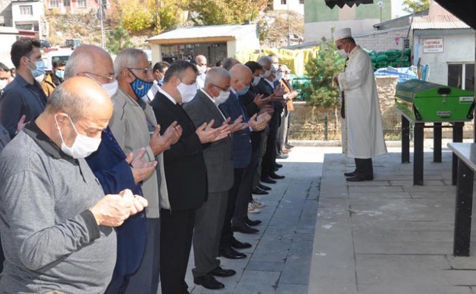 Başkan Dölekli, kardeşini son yolculuğuna uğurladı