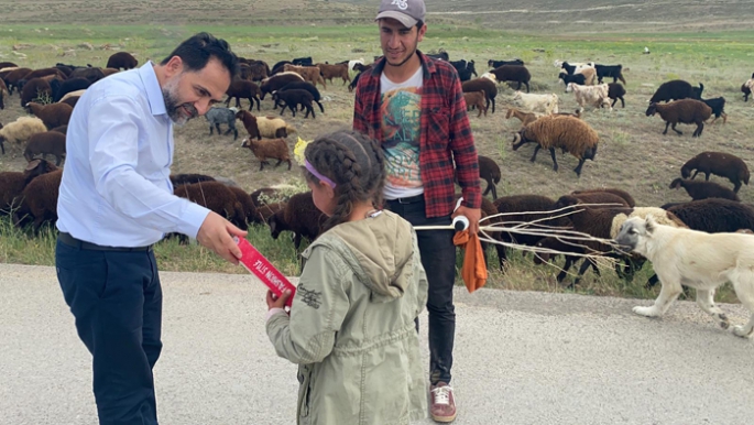 Başkan Uçar, köy yollarında