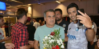 Beşiktaş, Erzurumda çiçekle karşılandı