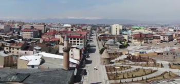 Boş kalan Erzurum sokakları havadan görüntülendi