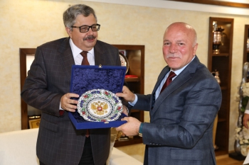 Büyükelçi Yerhov’dan dan Sekmen’e Puşkin teşekkürü