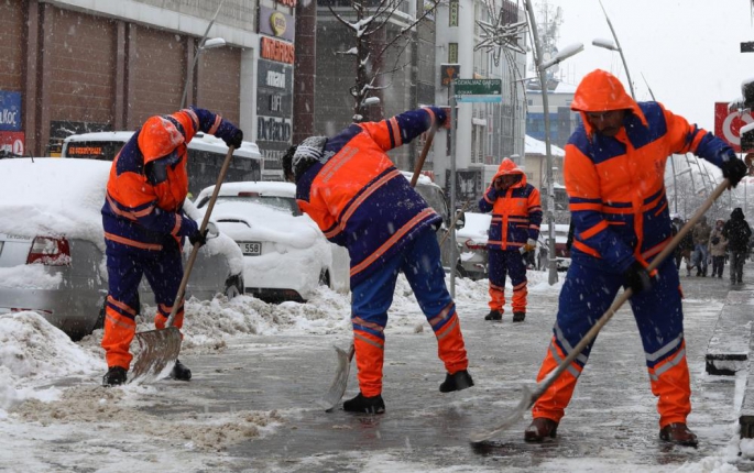 Büyükşehir’den kar temizleme seferberliği