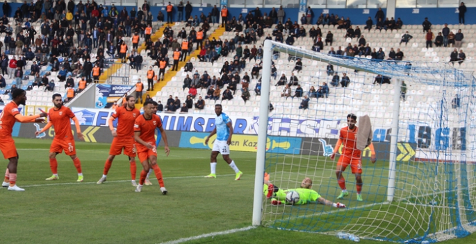 Dadaşlar, Adanaspor'u 3 golle geçti