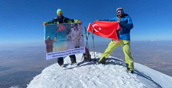 Dağcılar Ziya amcalarını zirvede andılar