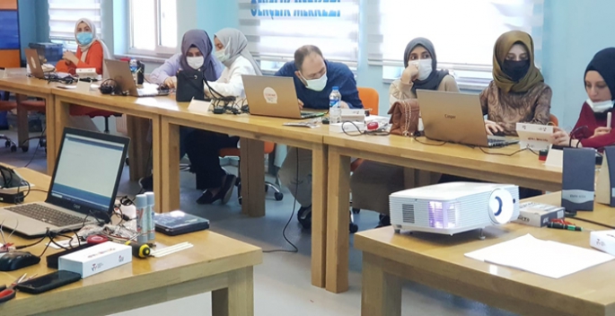 Eğitmenlere ileri robotik pedagojik eğitimi verildi