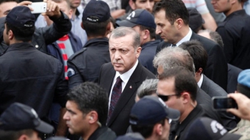 Erdoğan'dan talimat: 'Yeni borca girmeyin, korumayla gezmeyin!