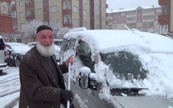 Erzurum’a Nisan ayında kar sürprizi