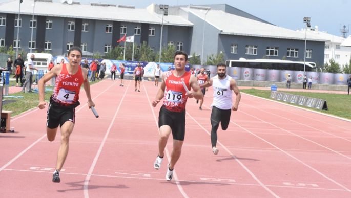Erzurum’da atletizm kota yarışları nefes kesti