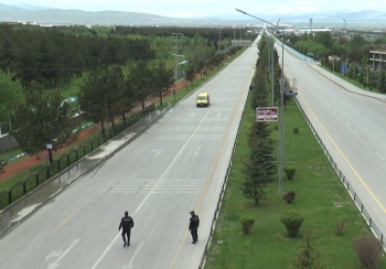 Erzurum’da cadde ve sokaklar boş kaldı