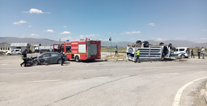 Erzurum’da feci kaza: 1’i ağır 4 yaralı