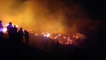 Erzurum’da feci yangın: 10 ev 6 ahır kül oldu
