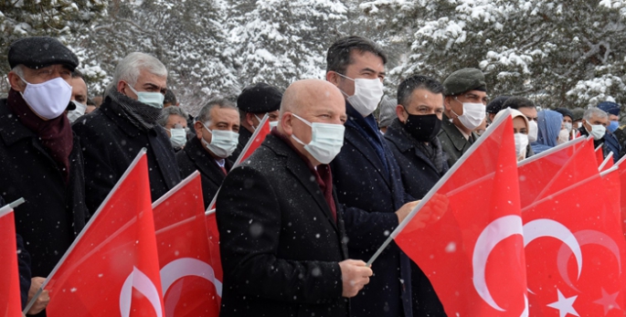 Erzurum'da kar altında kurtuluş coşkusu
