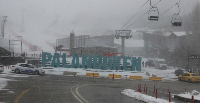 Erzurum'da kar yağışı başladı