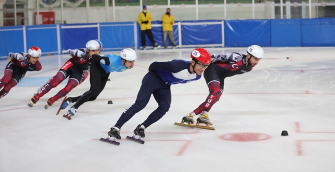 Erzurum’da short track heyecanı