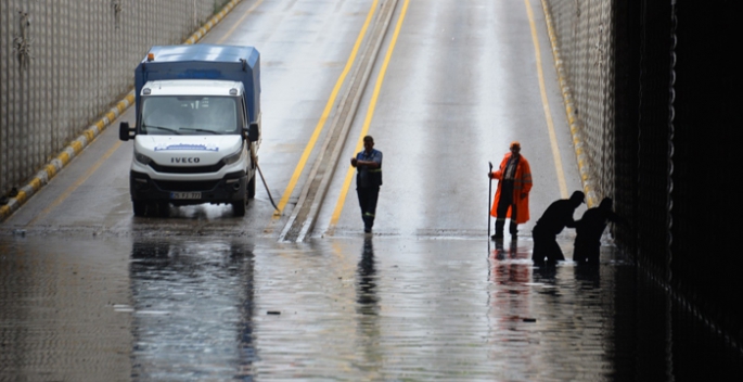 Erzurum'da sokaklar göle döndü