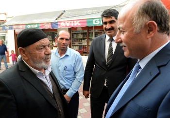 Erzurum’da tarımsal alanlar taşlardan arındırılıyor 