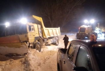 Erzurum’da tipi nedeniyle çok sayıda araç yolda kaldı