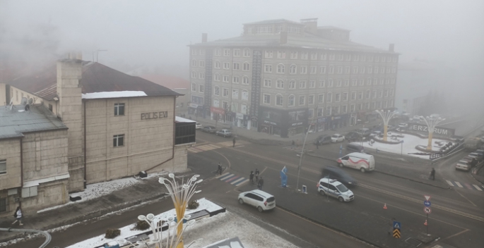 Erzurum’da yoğun sis etkili oldu