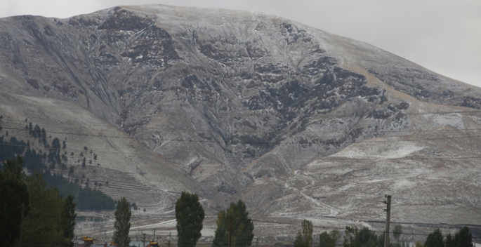 Erzurum’da zirve beyaza büründü