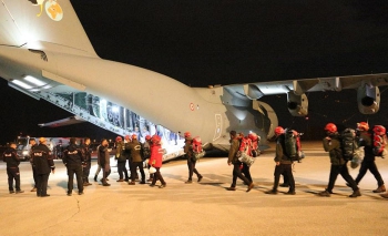 Erzurum'dan İzmir'e uçtular!