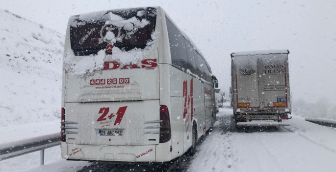 Erzurum-Erzincan karayolu ulaşıma açıldı