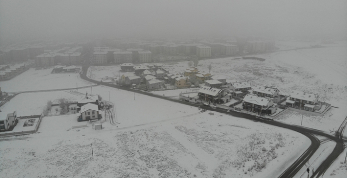 Erzurum karla kaplandı, manzarası mest etti