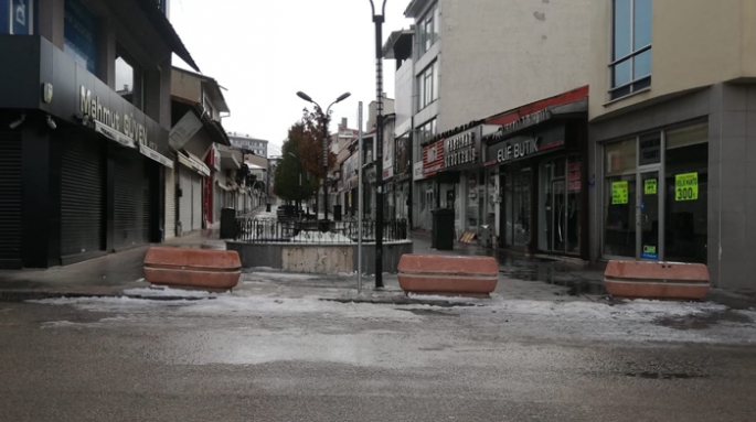 Erzurum salgına karşı eve kapandı