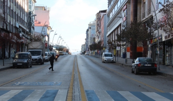 Erzurum sokaklarında kısıtlama sakinliği 