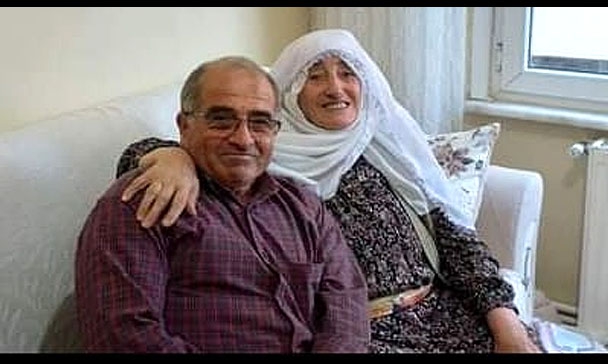 Erzurum'un sevilen simalarından Muharrem Serttaş'ın  anne acısı