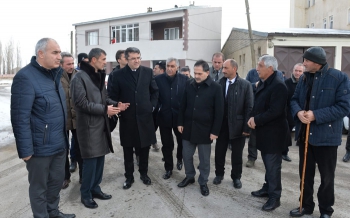 Erzurum Valisi Memiş, atlı kızakla süt ve besi tesislerini inceledi