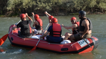 Erzurum Valisi Memiş, Çoruh’ta rafting yaptı