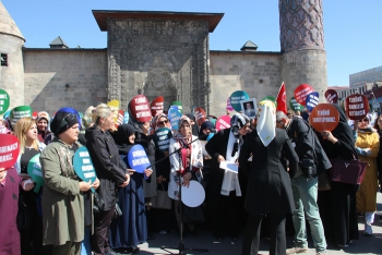 Erzurumlu annelerden Diyarbakır'daki annelere destek