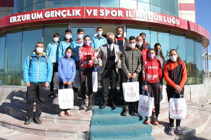 Erzurumlu atletlerden  tarihi zafer