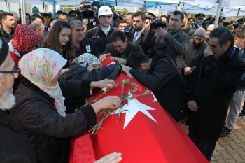 Erzurumlu polis İzmir'de şehit oldu