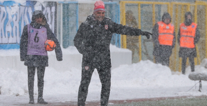 Fuat Çapa: Play-Off’a kalmak istiyoruz