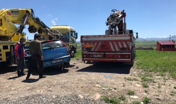 Horasan'da otomobil vince çarptı: 1 ölü