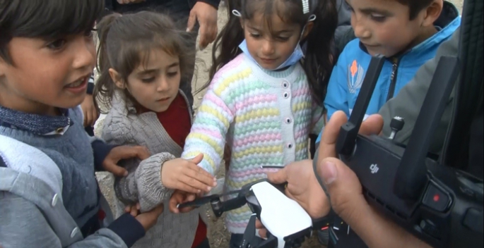 İlk kez drone gören çocukların şaşkınlığı
